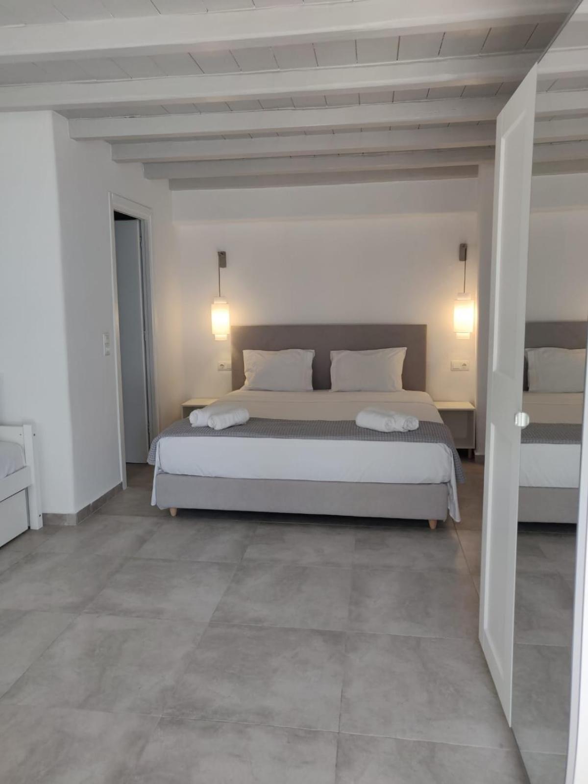 Eleven Keys Apartments Mykonos Town Exterior photo